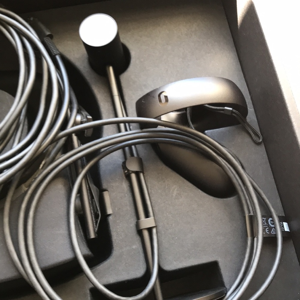 Oculus Rift Virtual Reality Set - Picture 9 of 10